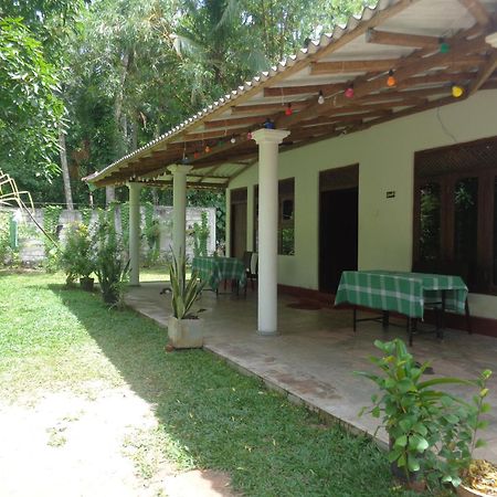 Green Valley Home Stay Talpe Esterno foto