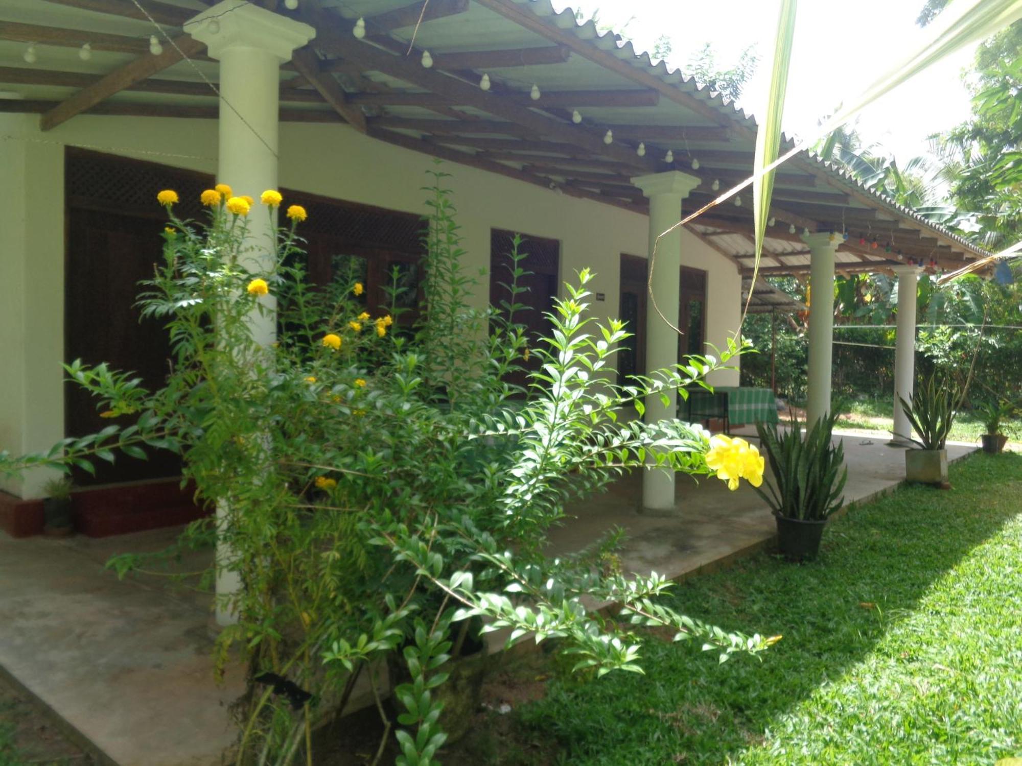 Green Valley Home Stay Talpe Esterno foto